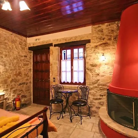 Sponsor Of The E4 Peloponnese Trail *