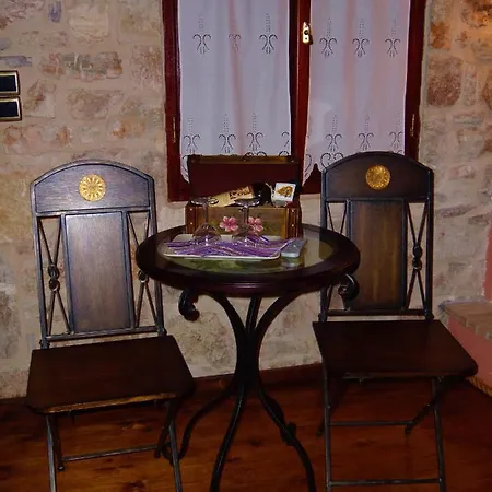 Sponsor Of The E4 Peloponnese Trail * Δάρας